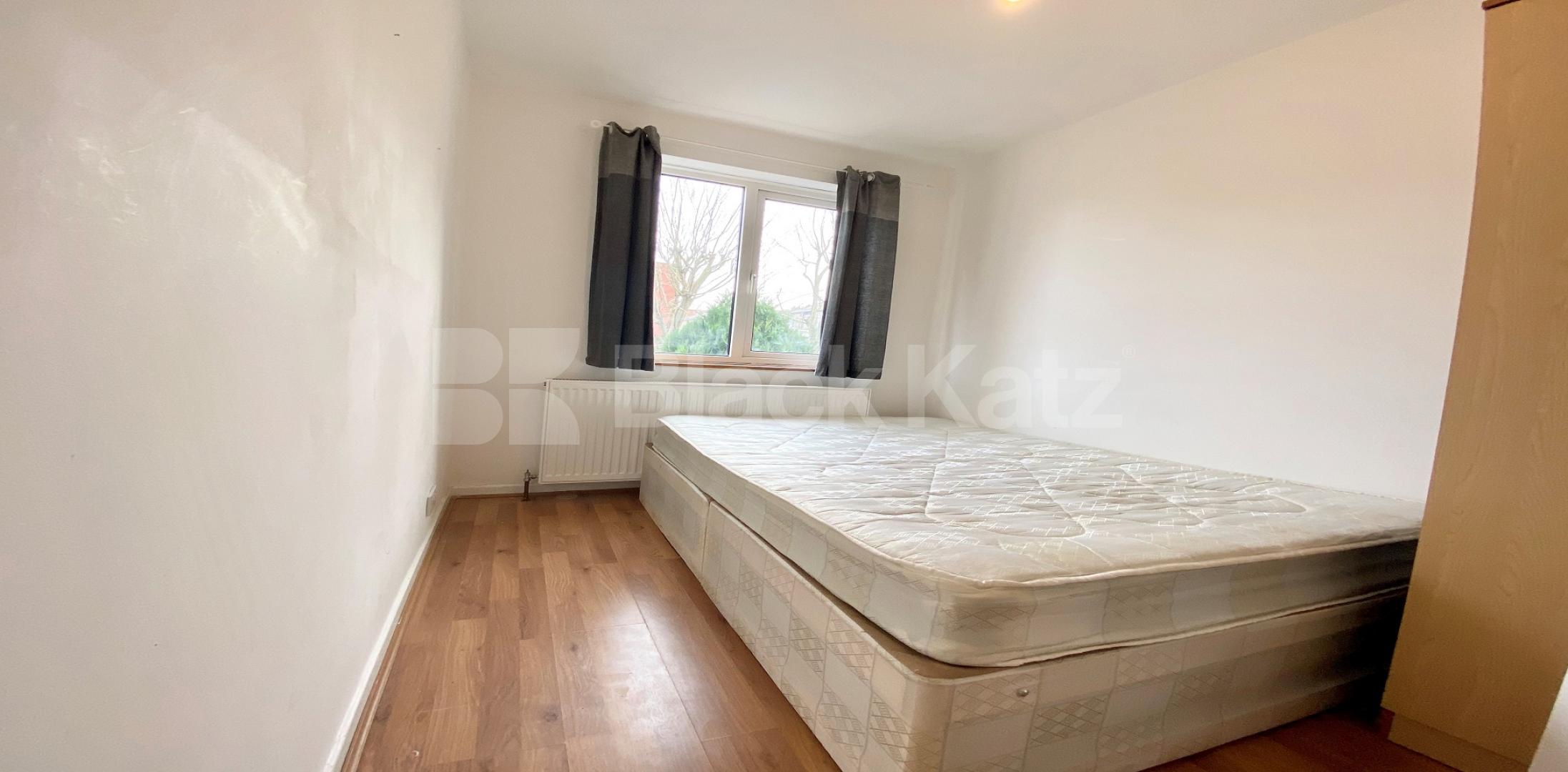 			LET , 3 Bedroom, 1 bath, 1 reception House			 Ainslie Walk, Balham